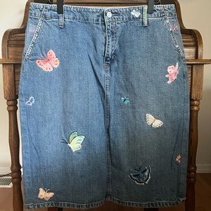 Vintage GAP Denim Embroidered Jean Skirt, tagged size 16, W35”, length 24”